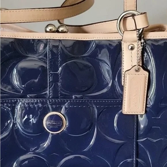 Coach F25487 Gallery Tote Patent Leather Navy Beige Trim Shoulder Bag Excellent - Picture 7 of 14